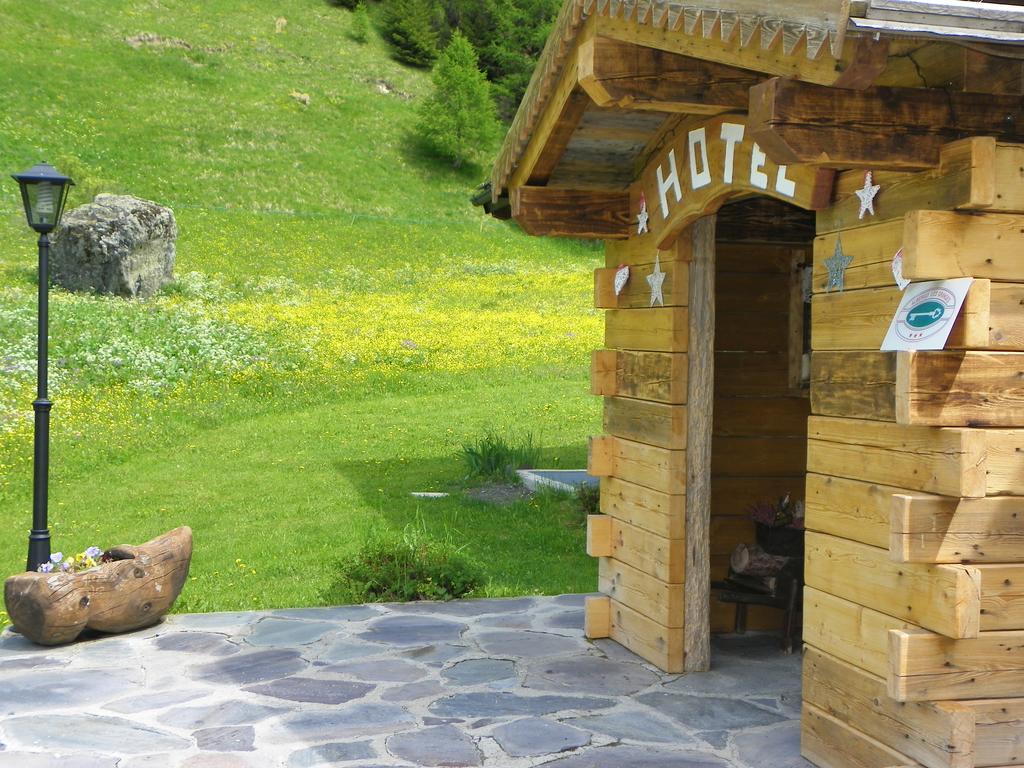 Hotel Les Granges ラ・トゥイール エクステリア 写真