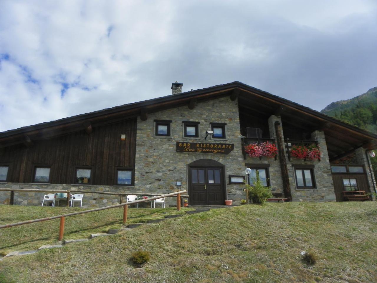 Hotel Les Granges ラ・トゥイール エクステリア 写真